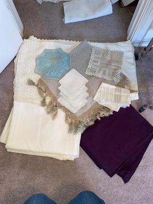 TABLECLOTH, DOILIES, RUNNERS AND MORE