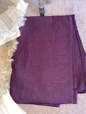 TABLECLOTH, DOILIES, RUNNERS AND MORE