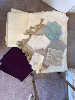 TABLECLOTH, DOILIES, RUNNERS AND MORE