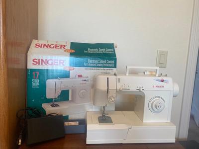 SINGER MODEL 2517 SEWING MACHINE