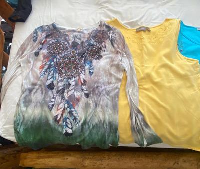 LARGE LADIES TOPS
