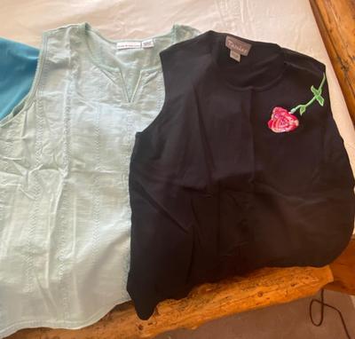LARGE LADIES TOPS