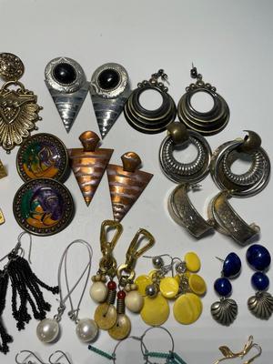 Dangle earrings (23)