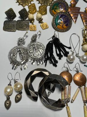 Dangle earrings (23)