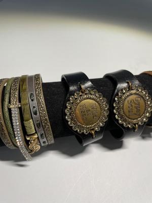 Leather/rope bracelets (10)