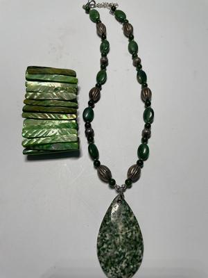 Necklaces & bracelet