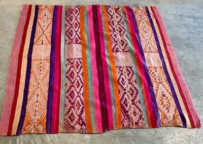Vibrant Handwoven-look Rug (1018CR-ES)