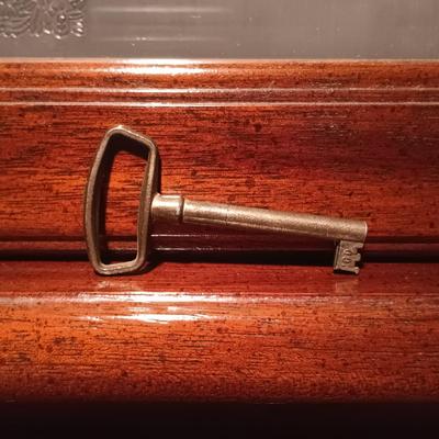 LOT 2: Ridgeway 1978 Limited Edition Grandfather Clock