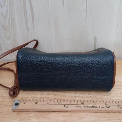 LOT 18: Fossil Weave Woven Handbag, Austin Designs Handbag & Capezio Crossbody Bag