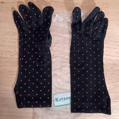 LOT 21: Biagi Leather Key Wallet, Ralph Lauren Wristlet, Brighton Wallet, Etienne Aigner Pen & More