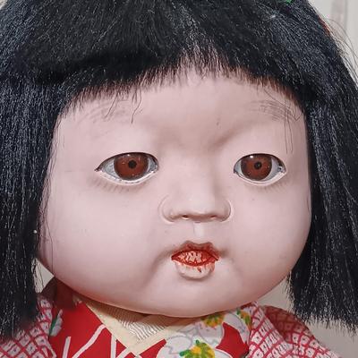 LOT 25: Vintage Ichimatsu Doll, Imari-Style Japanese Fan Dish, Handpainted Fans & More