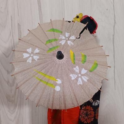 LOT 25: Vintage Ichimatsu Doll, Imari-Style Japanese Fan Dish, Handpainted Fans & More