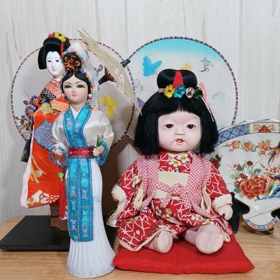 LOT 25: Vintage Ichimatsu Doll, Imari-Style Japanese Fan Dish, Handpainted Fans & More