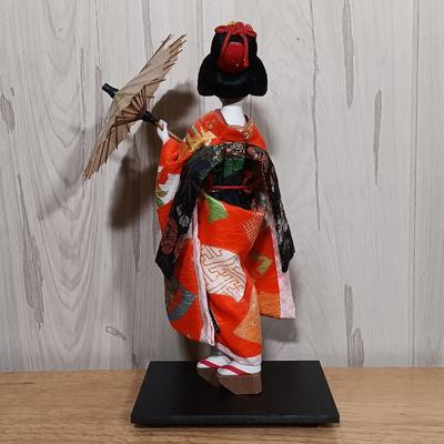 LOT 25: Vintage Ichimatsu Doll, Imari-Style Japanese Fan Dish, Handpainted Fans & More