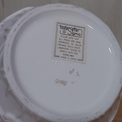 LOT 26: Vintage Jim Henson Muppets Sigma Taste Setter Miss Piggy Ceramic Vase and Mug with Kermit the Frog Dish