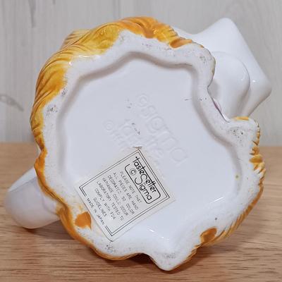 LOT 26: Vintage Jim Henson Muppets Sigma Taste Setter Miss Piggy Ceramic Vase and Mug with Kermit the Frog Dish