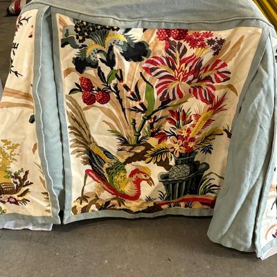 Gorgeous Custom Tablecloth & Pillow Set (1018CL-ES)