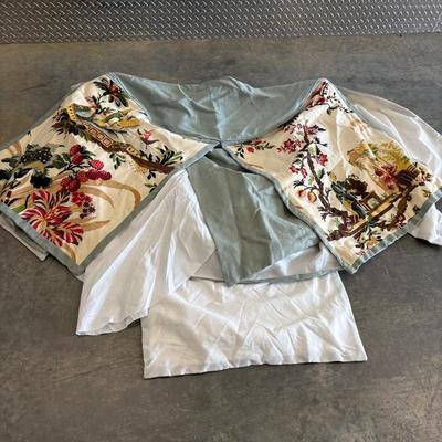 Gorgeous Custom Tablecloth & Pillow Set (1018CL-ES)