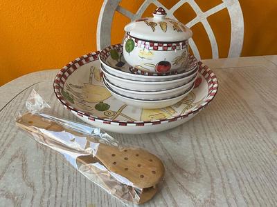 New with Box Decorative Dish set.