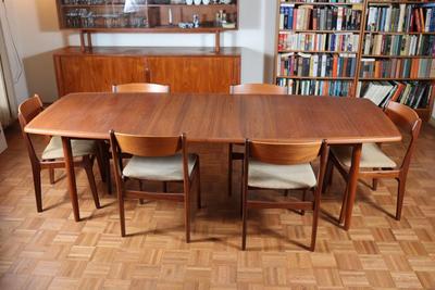 Mid-century Danish Dining Table with (2) Leaves and (6) Chairs