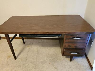 Nice office desk with chair