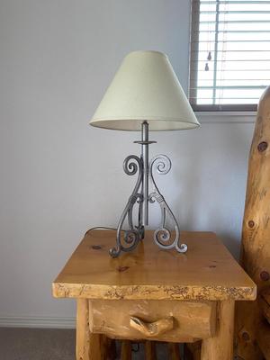 PINE LOG NIGHT STAND WITH 1 DRAWER AND IRON BASE LAMP