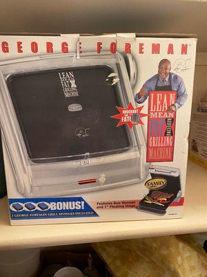 NIB GEORGE FOREMAN LEAN MEAN FAT GRILLING MACHINE