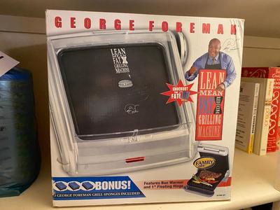 NIB GEORGE FOREMAN LEAN MEAN FAT GRILLING MACHINE