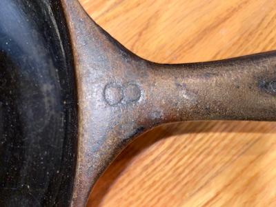 A VARIETY OF DIFFERENT FRYING PAN’S