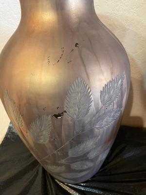 BEAUTIFUL DALE TIFFANY ART GLASS, CARNIVAL GLASS & WRAPPED VASE