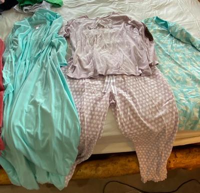 WOMENS NIGHT CLOTHES XL