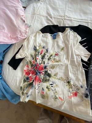 WOMENS MEDIUM SHIRTS
