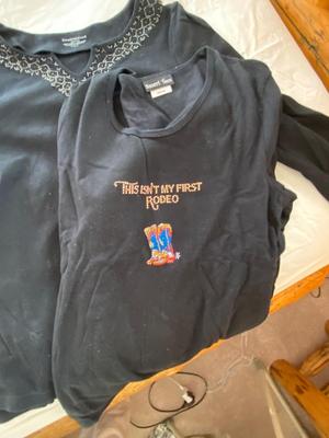 WOMENS MEDIUM SHIRTS