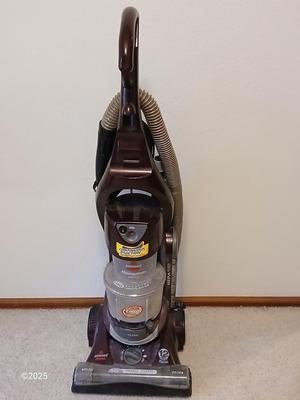 Bissel momentum cyclone bagless vacuum cleaner