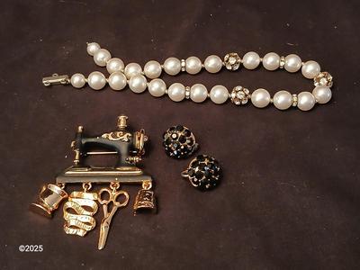 Sewing machine charm brooch, with clip on earrings