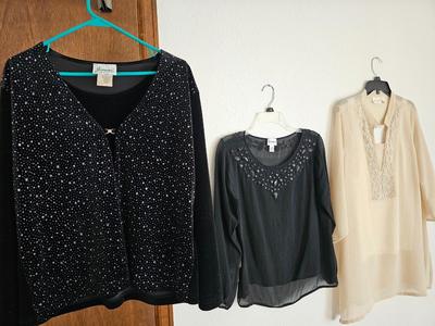 Six Nice Women's shirts size Large