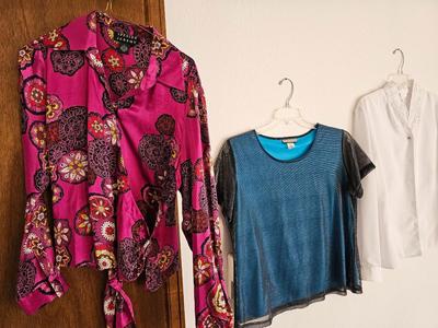 Nine Women's shirts size Large