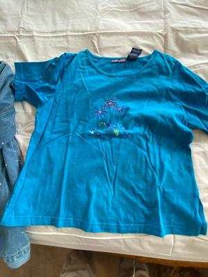 LADIES SIZE MEDIUM CLOTHING