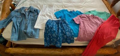 LADIES SIZE MEDIUM CLOTHING