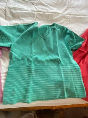 LADIES SIZE MEDIUM CLOTHING