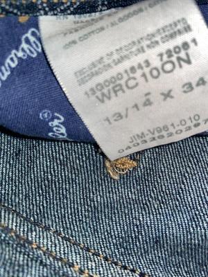 WOMEN’S JEANS AND CAPRIS SIZE 14