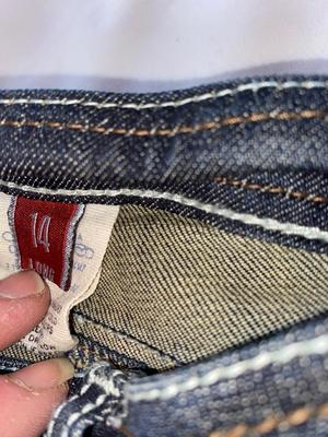 WOMEN’S JEANS AND CAPRIS SIZE 14