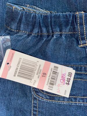 WOMENS SIZE 10-12 CAPRIS AND PANTS