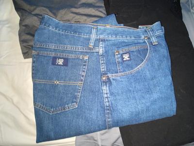 MEN’S 32” & 34” WAIST & XL SHIRTS
