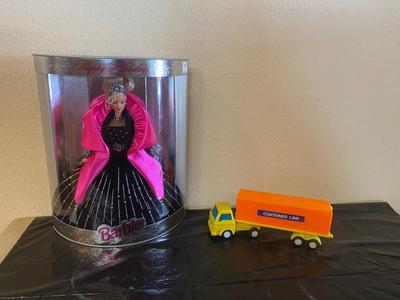 1999 HOLIDAY BARBIE AND TOY TRUCK