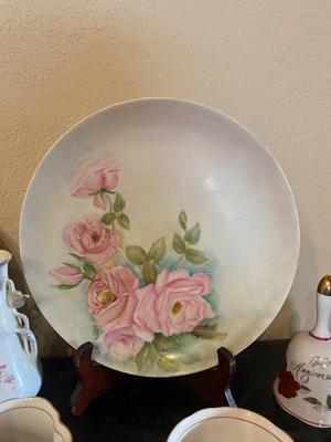AN ASSORTMENT OF BONE CHINA