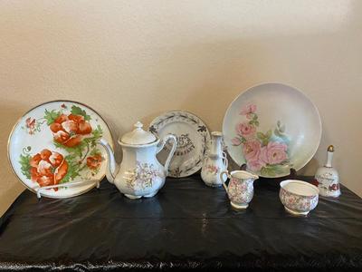 AN ASSORTMENT OF BONE CHINA