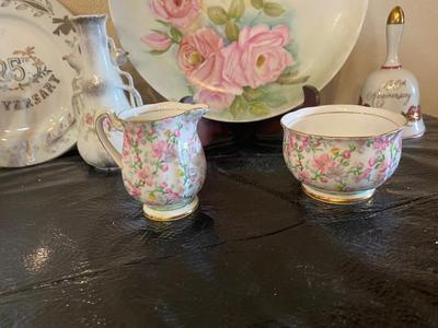 AN ASSORTMENT OF BONE CHINA