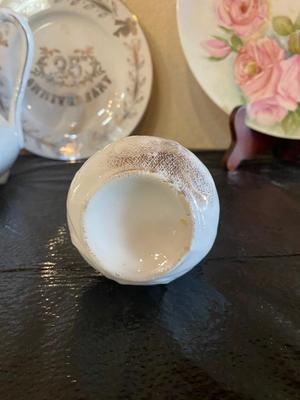 AN ASSORTMENT OF BONE CHINA