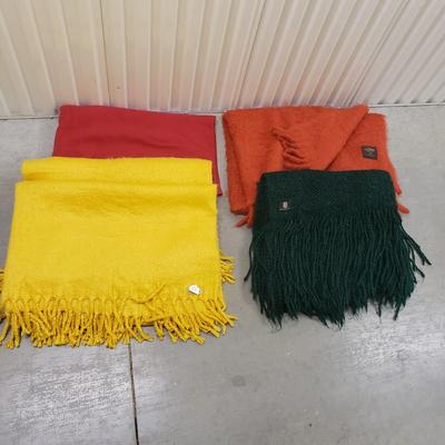 Five Blankets-Pottery Barn, Lands End, Kennebunk Weavers & Mantas Ezcaray (1018FL-KD)